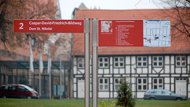 Stationsschild des Caspar-David-Frierich-Bildwegs, @ Caspar-David-Friedrich-Gesellschaft Stationsschild des Caspar-David-Frierich-Bildwegs